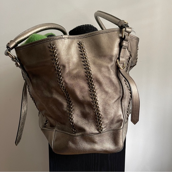 Lawrence Metallic XL Tote - Picture 4 of 16